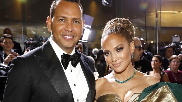 Дженнифер Лопес дважды переносила свадьбу с Алексом Родригесом 