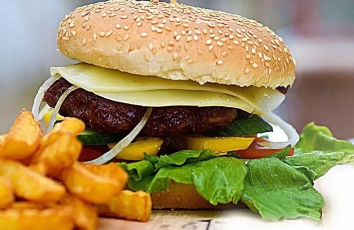 Лікар розповів, які продукти допоможуть швидко знизити рівень поганого холестерину.