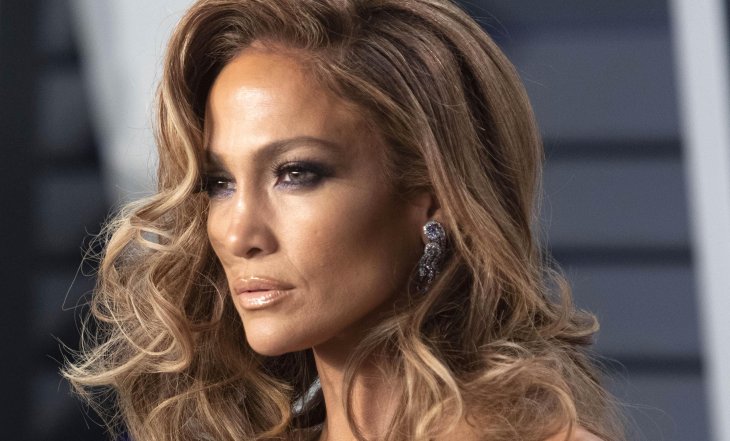 Дженнифер Лопес и Селин Дион носят одинаковые платья от Valentino