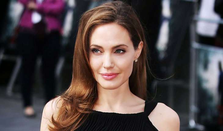 Дочь Анджелины Джоли выпустила ювелирную коллекцию