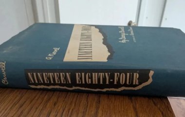Чоловік купив перше видання книги 1984 за 1 долар: воно може принести йому величезні статки
