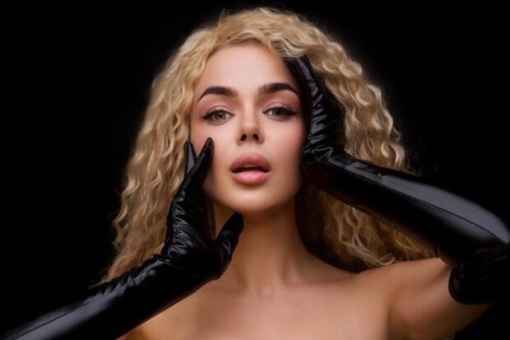 Алина Гросу в спортивном наряде похвасталась фантастической растяжкой