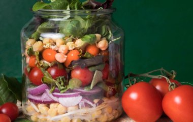 Які овочі та фрукти не можна консервувати, але деякі господині заготовляють їх на зиму