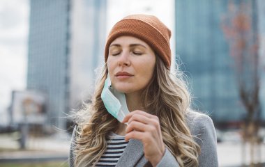Бьюти-проблемы, с которыми столкнулись женщины во время карантина