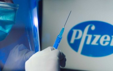 Застосування третьої дози вакцини схвалили США для людей з ослабленим імунітетом