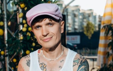 Анатолій Анатоліч потрапив у ДТП і показав свій побитий кабріолет: