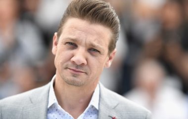 Джереми Реннер опубликовал фото с утренней прогулке на квадроцикле