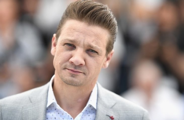 Джереми Реннер опубликовал фото с утренней прогулке на квадроцикле