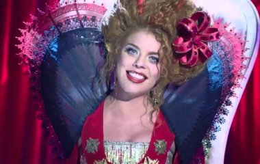 Анастасия Стоцкая вышла в свет со своим сыном