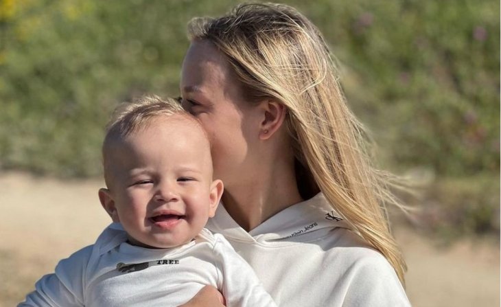 Жена Виктора Павлика назвала причину задержки речи у годовалого сына