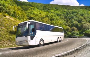 Два береги Дніпра: автобусом зі столиці в промислове серце України