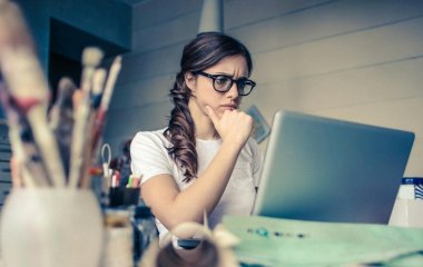 Синій чи фіолетовий?: нова оптична ілюзія викликала суперечки в Мережі