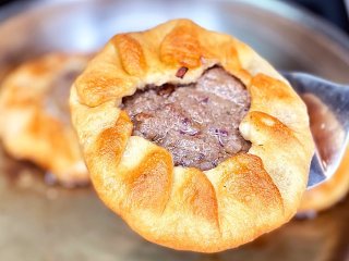 Их вкус запомните надолго: рецепт беляшей с мясом на сковороде