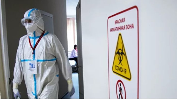 Лікар дав пораду, як не заразитися коронавірусом у громадських місцях