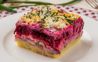 Як правильно чергувати шари в салаті 