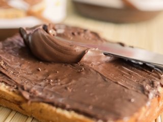 Без цукру: корисна домашня нутелла із бюджетних продуктів, яку не потрібно варити