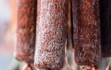 Лікар назвала продукт, який небезпечніший за ковбасу