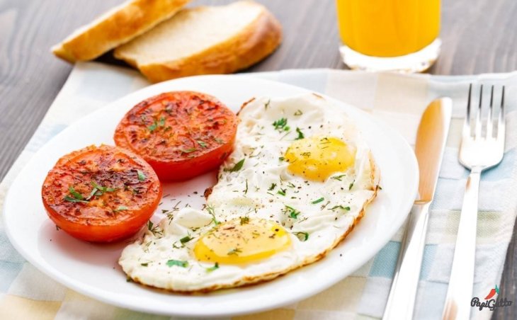 Почему на завтрак нужно много есть и какие продукты следует выбирать: ответ врачей