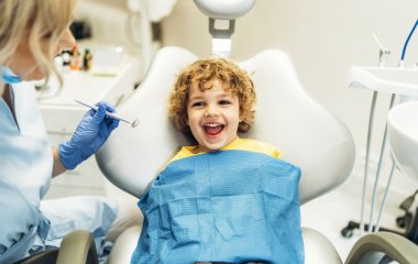 Стоматолог пояснив, як захистити дитячі зуби від руйнування емалі та карієсу