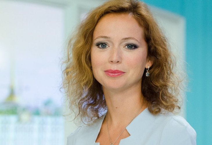 Елена Захарова показала неидеальное тело в бикини