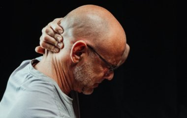 Певний тип болю може бути ранньою ознакою деменції та підвищувати ризик інсульту