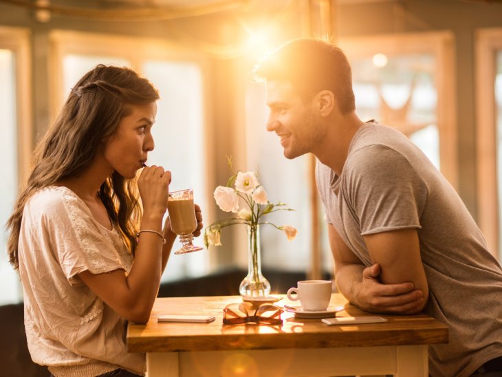 100 смішних та милих підкатів до дівчини, які змусять її посміхнутися