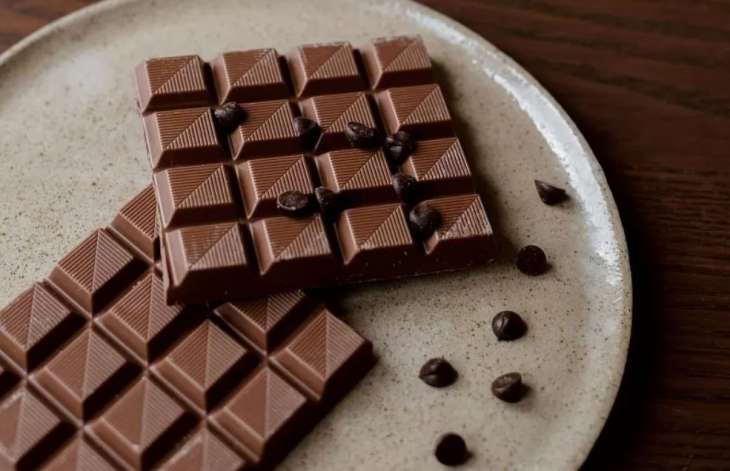 Помогает от кашля и стресса: 6 свойств шоколада, о которых полезно знать