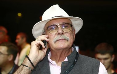 Никита Михалков впервые вышел в свет после болезни