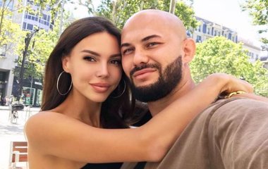 Оксана Самойлова опубликовала фото в обнимку с мужем