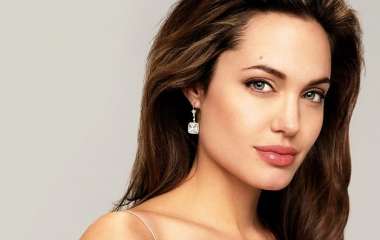 Анджелина Джоли умеет решать проблемы!