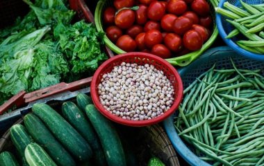 Лікарі назвали продукти, які допоможуть відновити сили в спеку