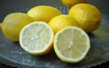 Як може нашкодити лимон під час лікування ГРВІ? Пояснює лікар