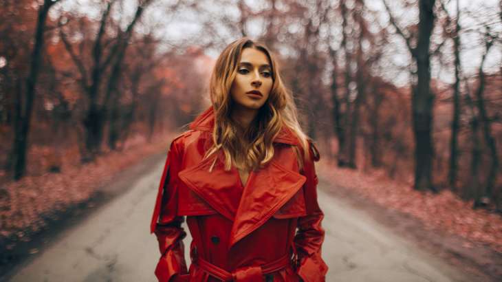 Певица TAYANNA демонстрирует милый образ