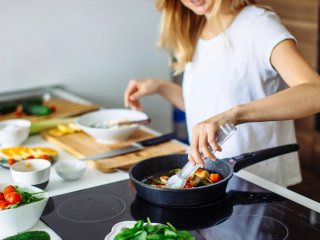 Що приготувати на 100–200 гривень: ситна вечеря для всієї родини