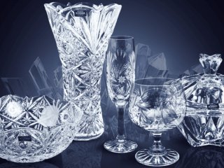 Як відрізнити кришталь від скла: з чого його роблять і чому він знову повертається в моду