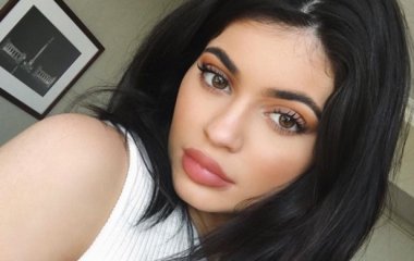 Кайли Дженнер представила новую коллекцию косметики