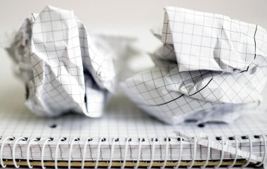 Він є в кожному домі: цей дешевий матеріал може стати добривом для ґрунту, але є нюанс