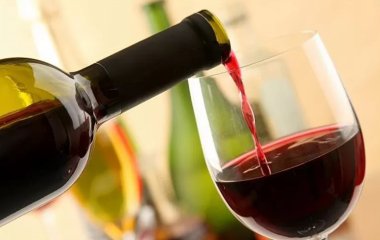Вчені повідомили про здатність алкоголю продовжувати життя