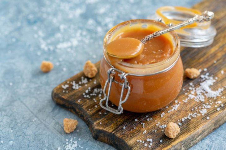 Игра на контрастах: рецепт домашней карамели с крупинками морской соли