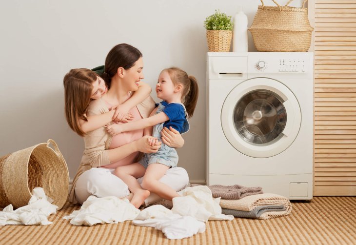 Що робити перед пранням, щоб одяг пахнув свіжістю: 9 простих трюків