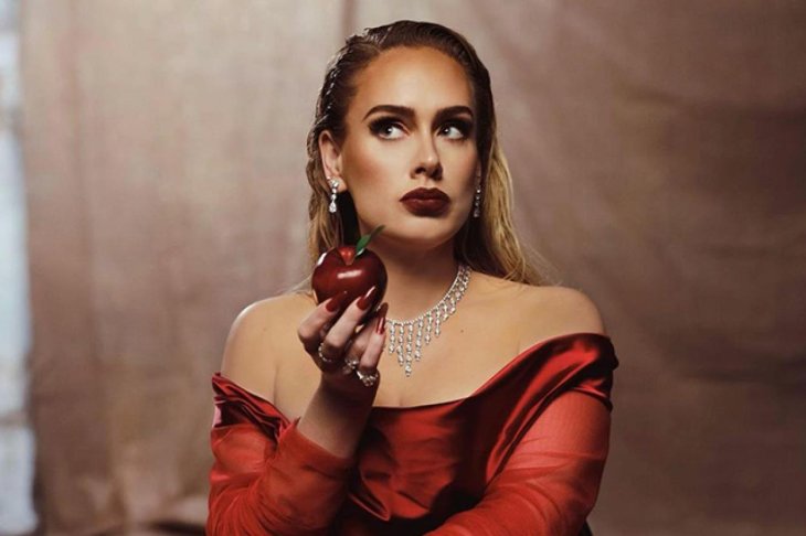 Работа с Адель – это настоящий ад: работники певицы рассказали о ее «комплексах дивы»