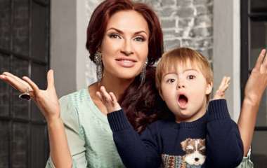 Беременная Эвелина Бледанс отдыхает с сыном в Крыму