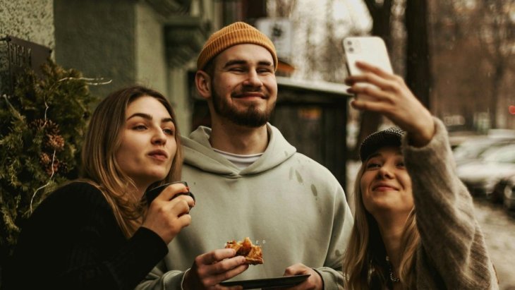 Почему мы фиксируем только узкие детали в стрессе, а из любопытства — общую суть и связи?