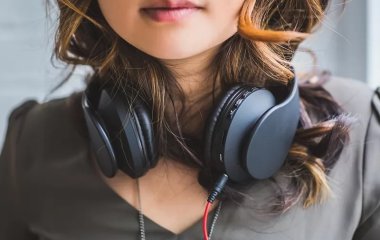 Чи правда, що навушники провокують зниження слуху