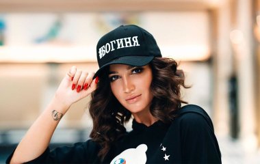 Ольга Бузова показала, как готовится к спектаклю