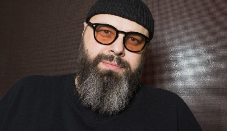 Максим Фадеев учится жить “без уха”