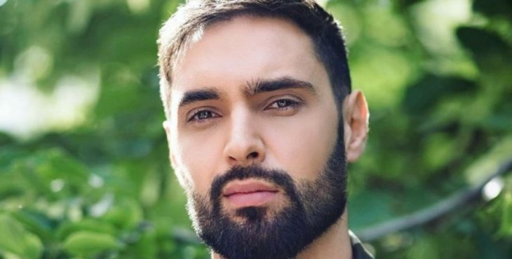 Виталий Козловский в саже и с побитыми руками показался с сигаретой на фронте