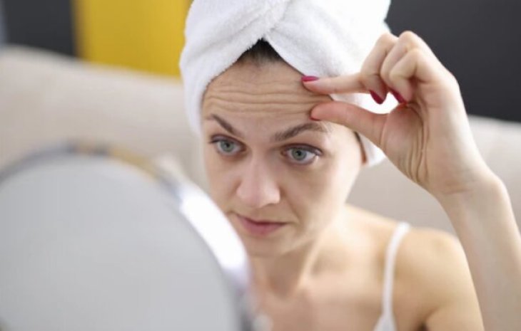 Ученые выяснили, почему люди часто трогают лицо