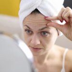 Ученые выяснили, почему люди часто трогают лицо