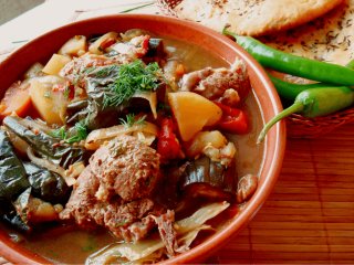 Жаркое с фасолью и мясом: рецепт полезного блюда